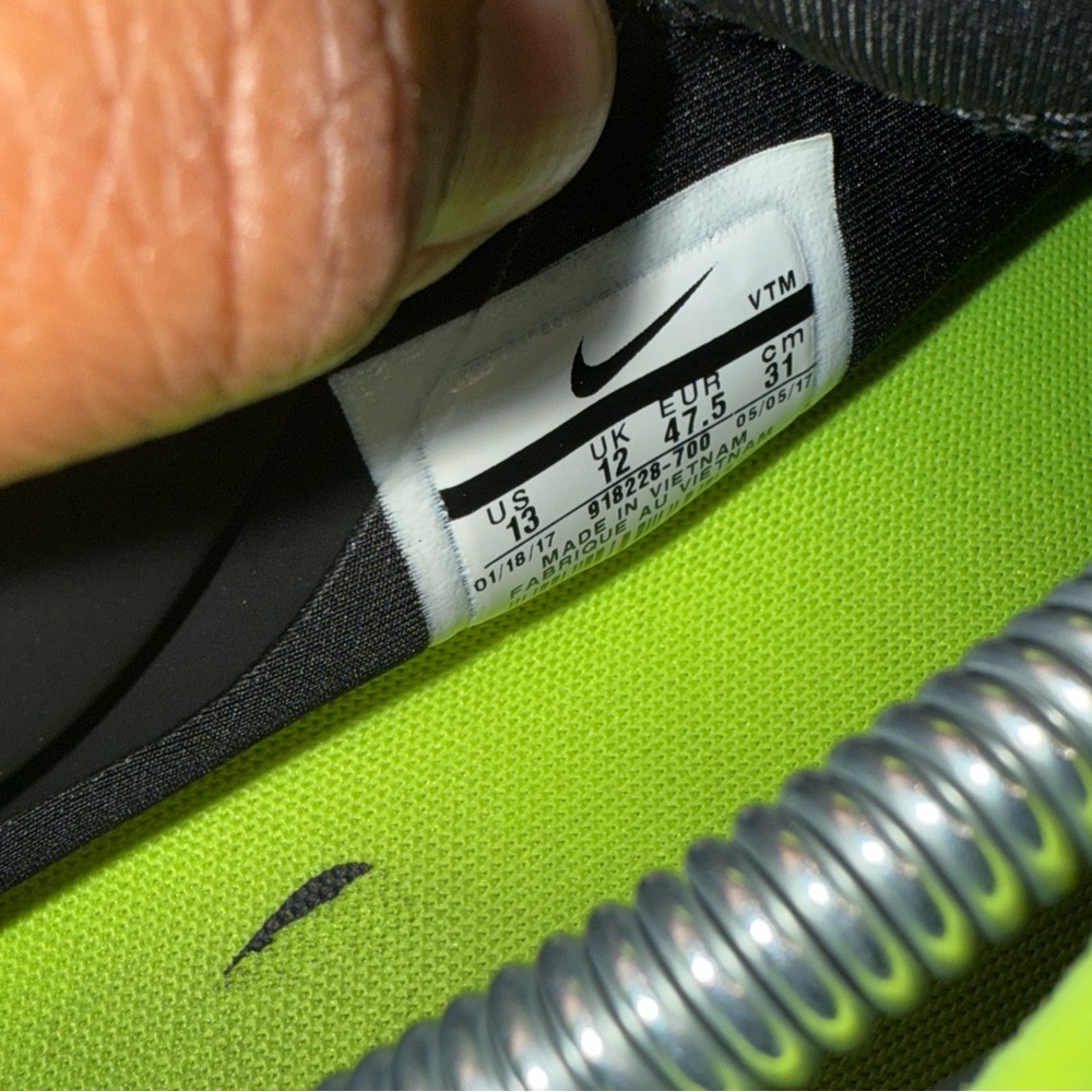 Size 13 - Nike Duel Racer Volt - 918228-700, Clean, No Box, Gently Worn, 8.5/10 - Picture 8 of 10